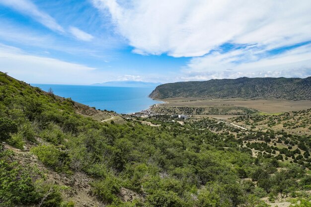 Fotos de la naturaleza en el sendero Golitsyn Paisajes del Mar Negro y las montañas de Crimea en la vegetación Crimea