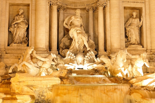 Fountain di Trevi Nachtszene Rom