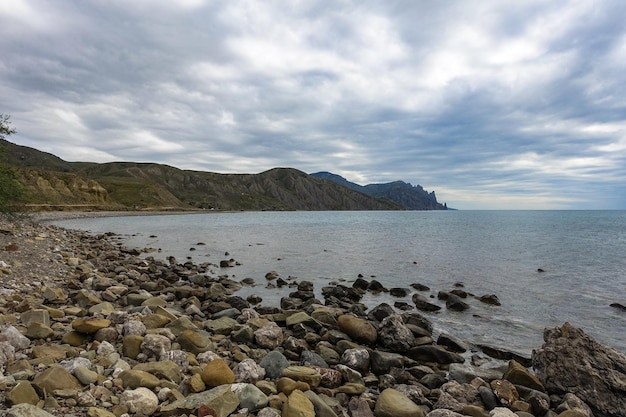 Fox Bay é uma baía do Mar Negro entre as cordilheiras KaraDag e Megan na Crimeia