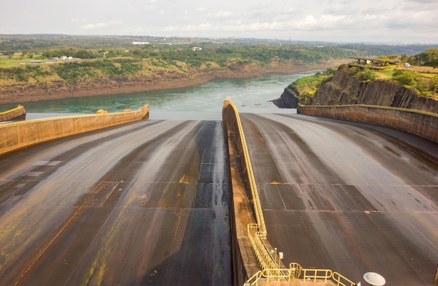 Foto foz do iguaçu brasil usina hidrelétrica de itaipu