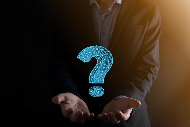 Fragezeichen. 3D-Zusammenfassung auf dunklem Hintergrund mit Punkten und Sternen. Bitten Sie das Symbol. Helfen Sie mit, FAQ-Problemsymbol, denken Sie an Bildungskonzept, Verwirrungssuchillustration oder Hintergrund.Geschäftsmann