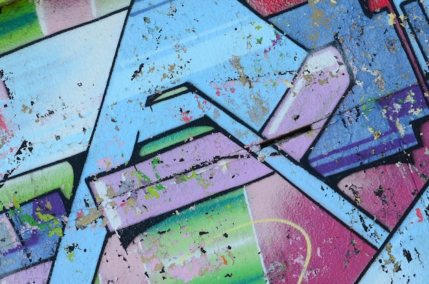 Fragment von Graffiti-Zeichnungen Die alte Wand, die mit Farbflecken im Stil der Street-Art-Kultur dekoriert ist Farbige Hintergrundtextur in kalten Tönen