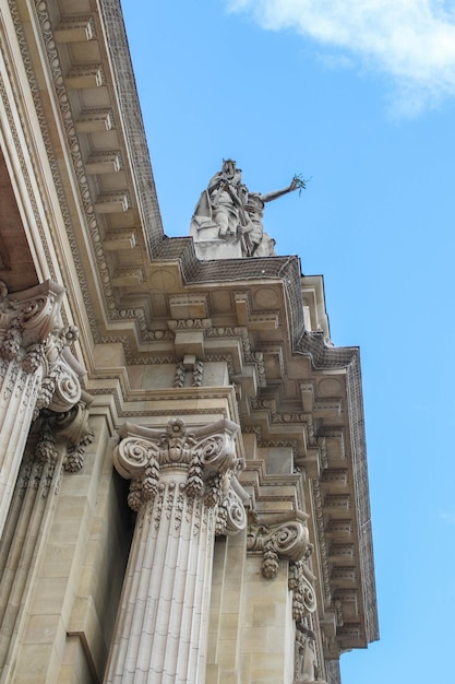 Fragmento arquitectónico de un edificio icónico en París