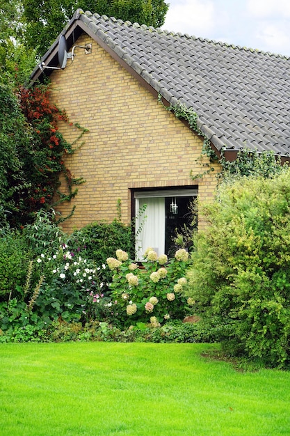 Fragmento de una casa en el pueblo de Holanda