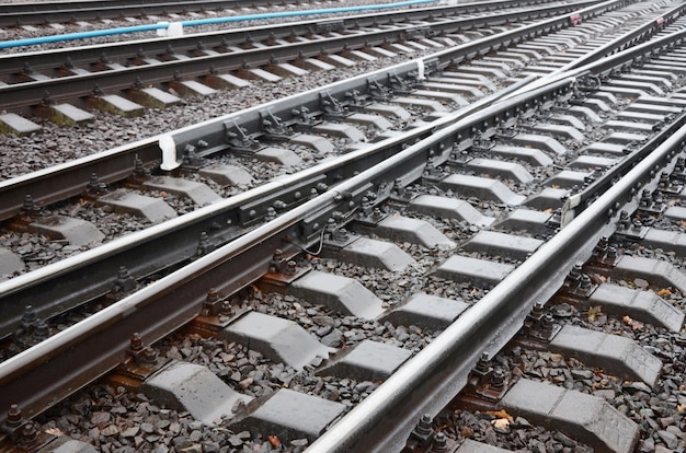 Fragmento de foto da ferrovia no tempo chuvoso