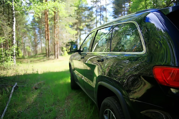 Fragmento de la naturaleza del coche, SUV abstracto, fondo de verano