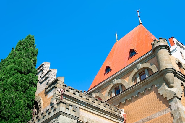 Fragmento del palacio de la princesa Gagarina Utes cliff Crimea Rusia 5 de julio de 2015