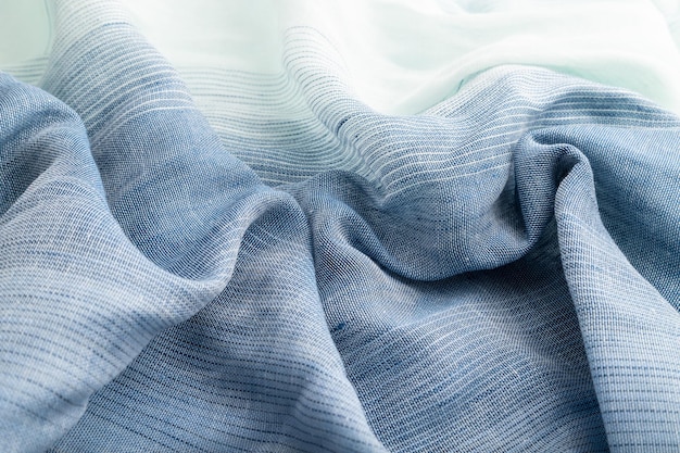 Fragmento de tejido de lino azul Vista lateral fondo textil natural