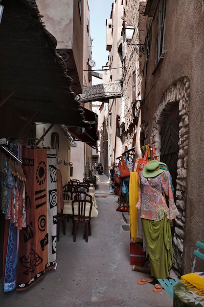 Francia Córcega Bonifacio una tienda turística en la parte antigua de la ciudad