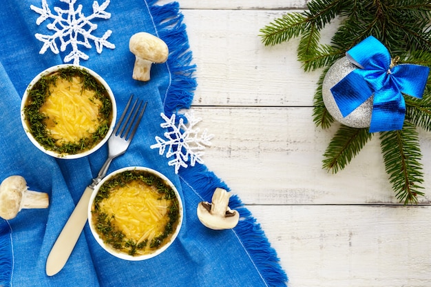 Frango assado com cogumelos e queijo