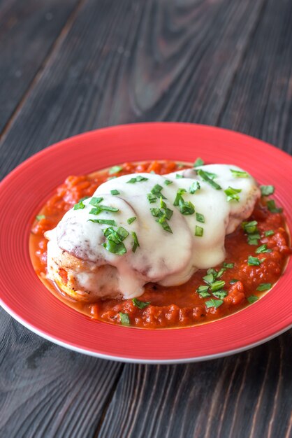 Frango com calabresa e molho de tomate