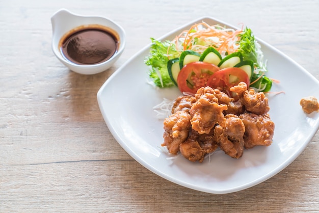 Frango frito com molho tonkatsu