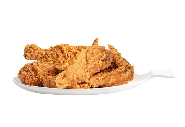 Frango frito servido em prato branco isolado em fundo branco Comida lixo de alta caloria