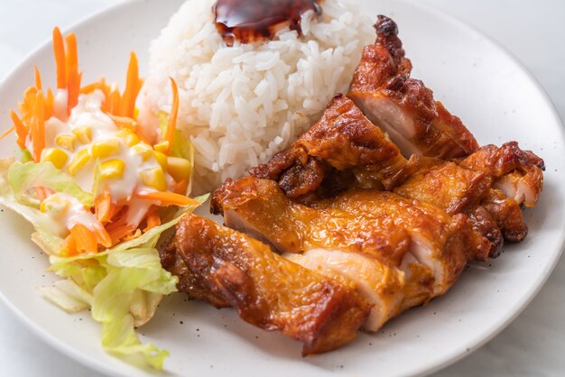 frango grelhado com molho teriyaki e arroz