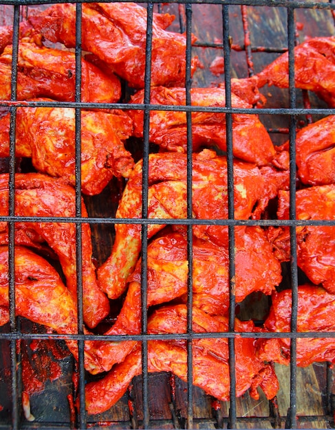 Frango grelhado em molho de achiote vermelho tikinchik maia