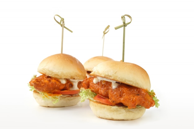 Frango sliders, cozinha americana, terra traseira branca