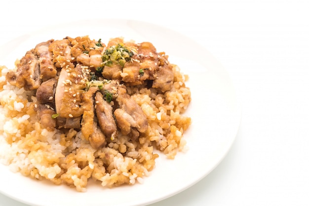 Frango teriyaki com arroz coberto