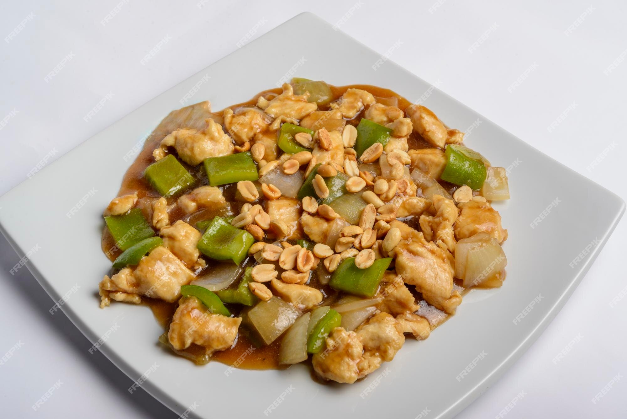 Frango Kung Pao. Comida tradicional chinesa. Frango xadrez. Vista