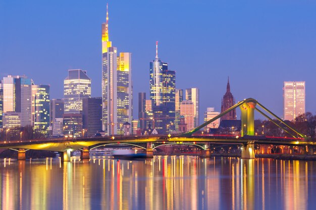 Frankfurt am Main en la mañana, Alemania