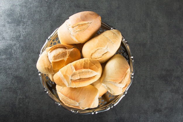 Französischer Brotkorb Brasilianisches traditionelles Brot