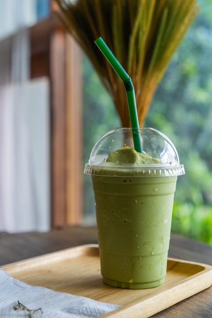 Frappe de chá verde no café