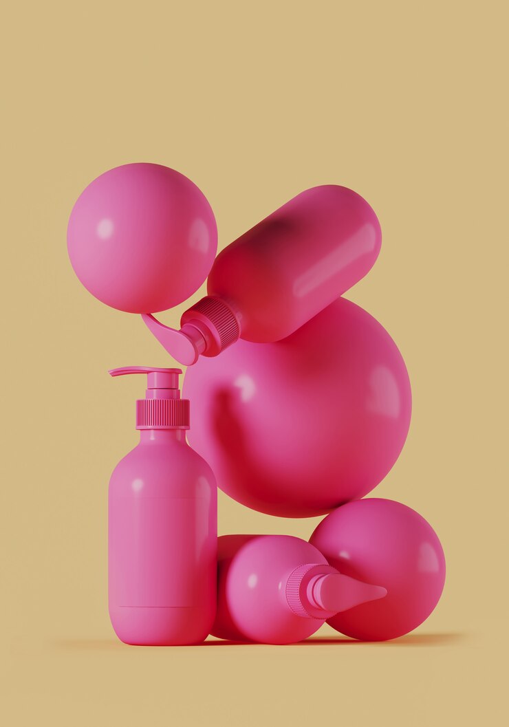 Frasco cosmético rosa e esfera em fundo bege