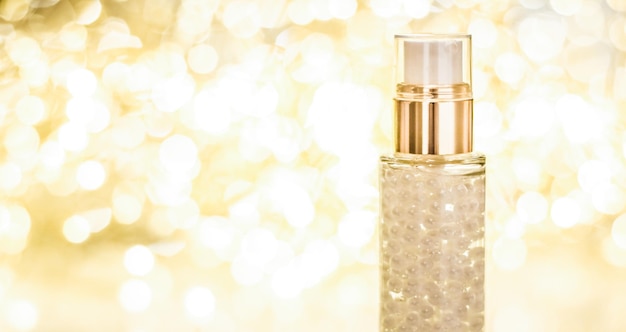 Frasco de loção de emulsão de soro de gel de base de maquiagem de férias e cosméticos de cuidados com a pele e corpo de luxo com glitter dourado para anúncios de marcas de beleza