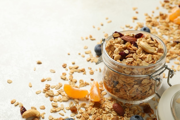 Frasco de vidro com saborosa granola