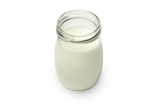 Frasco de vidro de iogurte de creme de leite isolado no branco