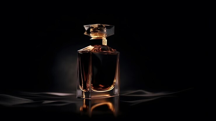 Un frasco de perfume con la palabra perfume.