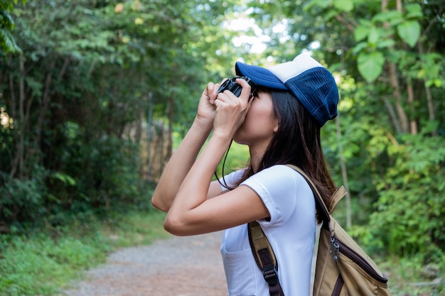 Frau, die ein Foto macht