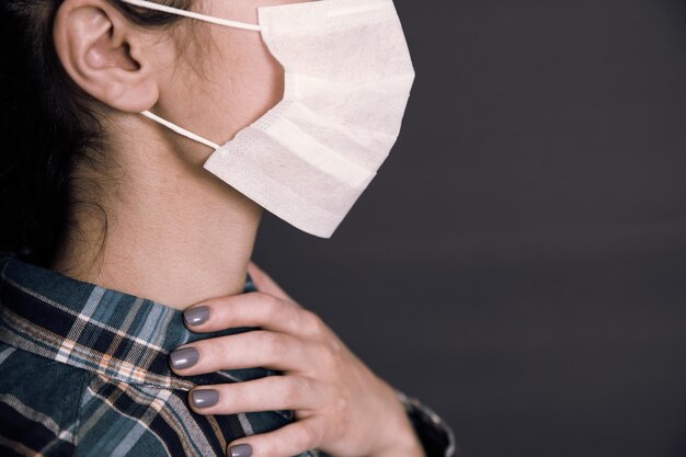 Frau Gesicht medizinische Maske