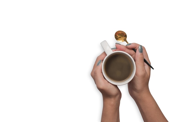 Frau hände halten eine tasse mit heißem kaffee isoliert auf weißem hintergrund frühstück guten morgen schlaflosigkeit konzept