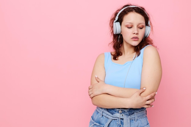Frau im Kopfhörer Musikspaß Nahaufnahme unverändert