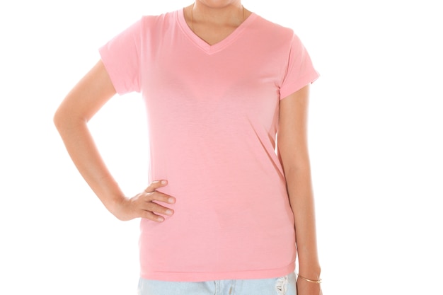 Frau im leeren rosa T-Shirt