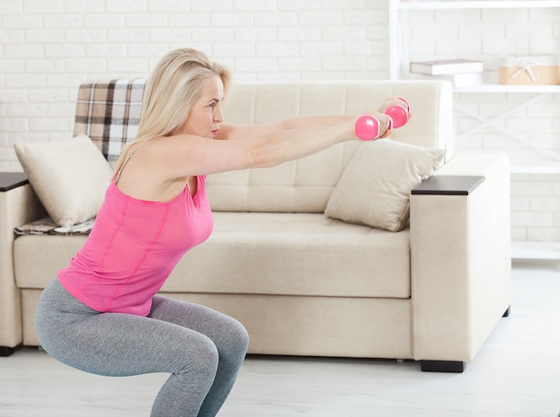 Frau in Sportbekleidung