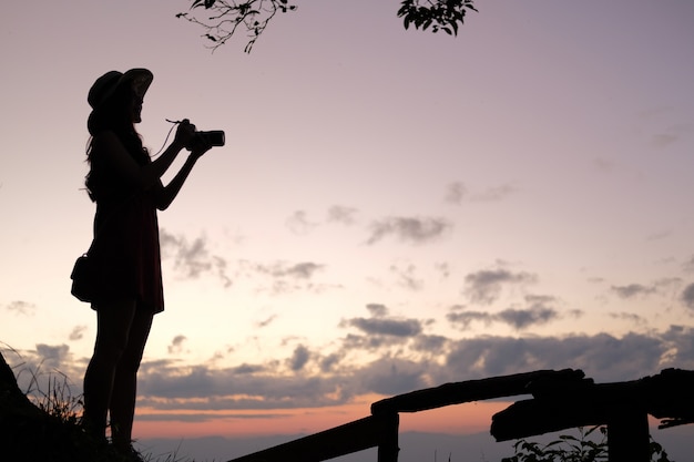 Frau machen Foto. Reisende touristische Reisen im Urlaub Urlaub. Ausflug