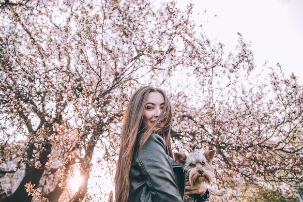 Frau mit Hund