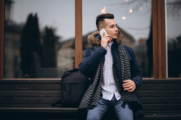 Frau mit Telefon