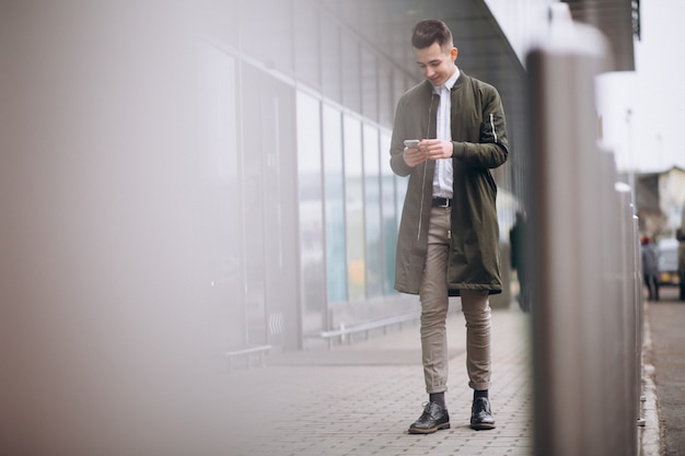 Frau mit Telefon