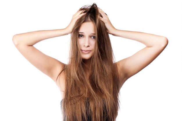 Frau mit verworrenen haaren. isoliert