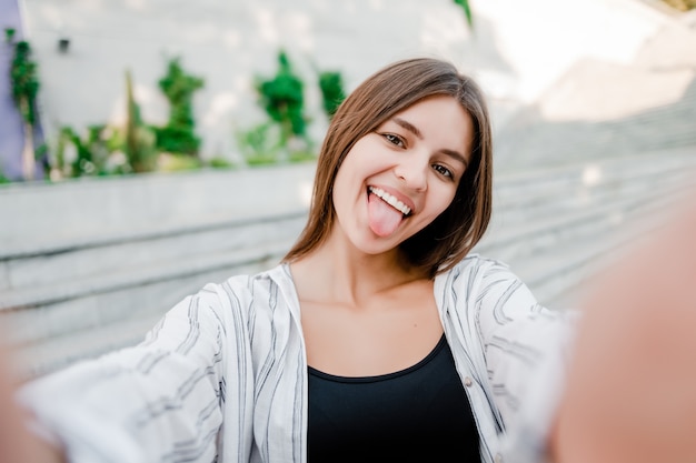 Foto frau selfie machen