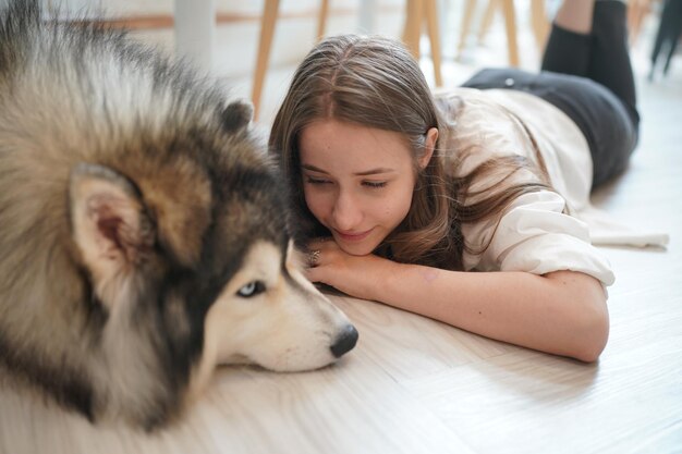 Frau und Hund