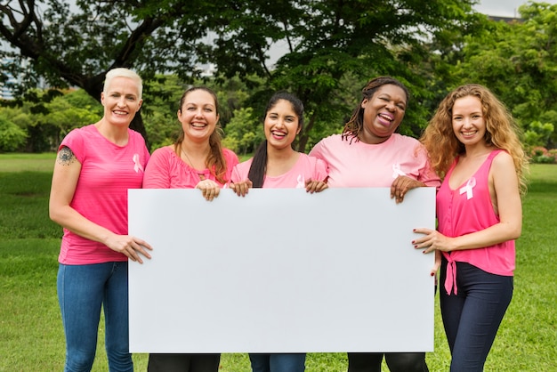 Frauen-Brustkrebs-Unterstützungs-Nächstenliebe-Konzept