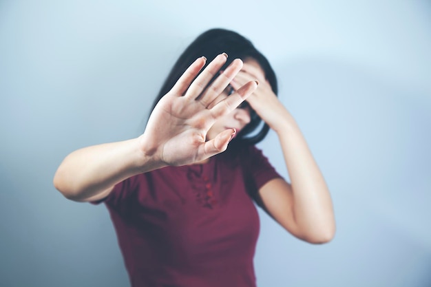 Frauen-Hand-Stopp-Schild