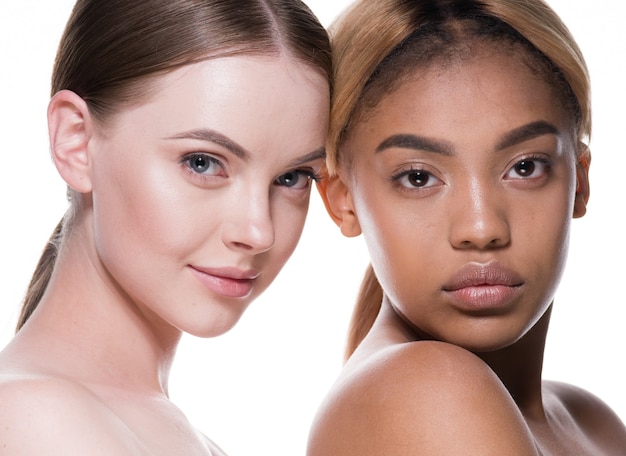 Frauen schwarze und weiße Haut ethnische Schönheit kosmetische Hautpflege