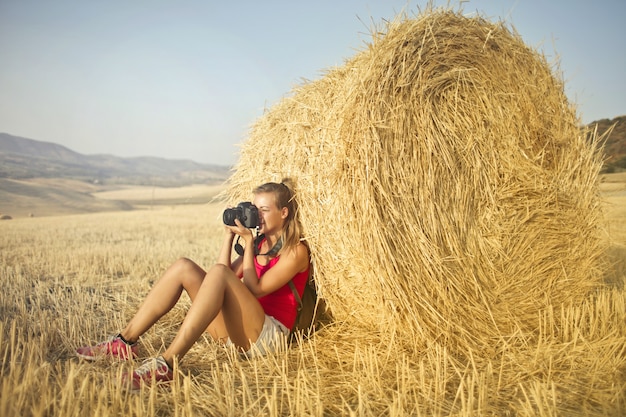 Frauenfotografen in der Landschaft