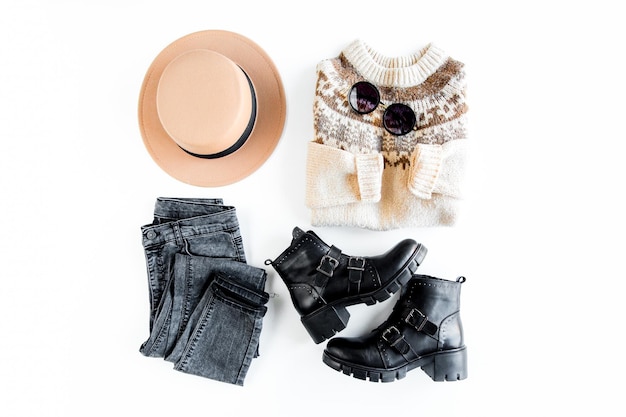Frauenmode-Kleidung und -accessoires weibliche Jugendcollage Top-View flach gelegene weibliche Stil-Look