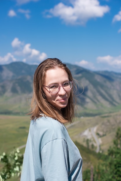 Frauenporträt im Altai-Gebirge