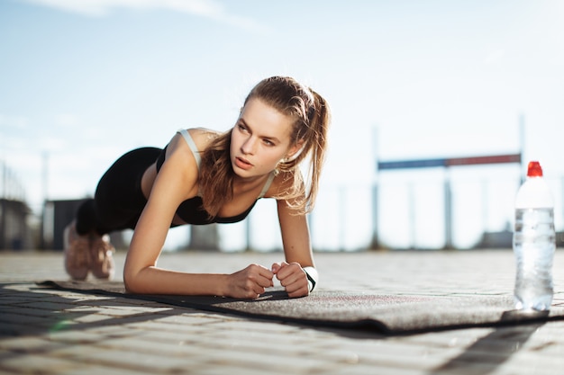 Frauentraining und Fitness im Freien